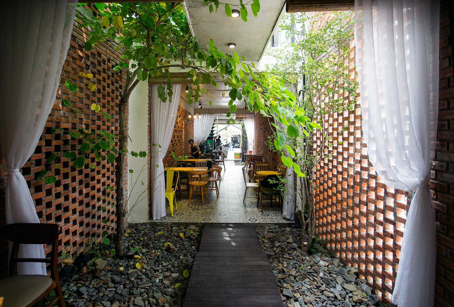 Trang-tri-quan-cafe-co-dien-0